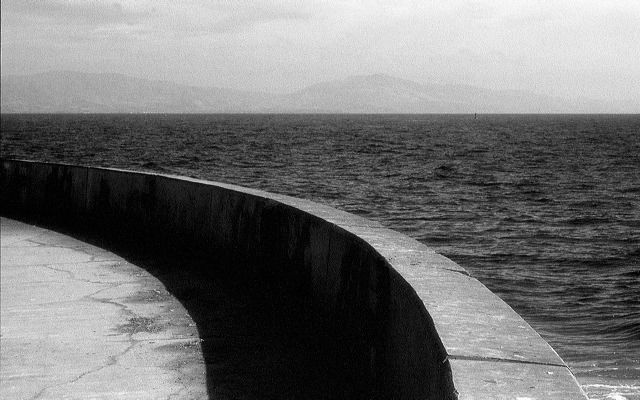 santa_barbara_breakwater.jpg