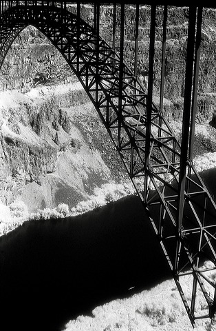 snake_river_bridge.jpg